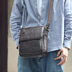 Vintage Leather Men's Crossbody: Stylish and Spacious Flap Design